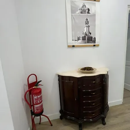 Essence Family Лісабон